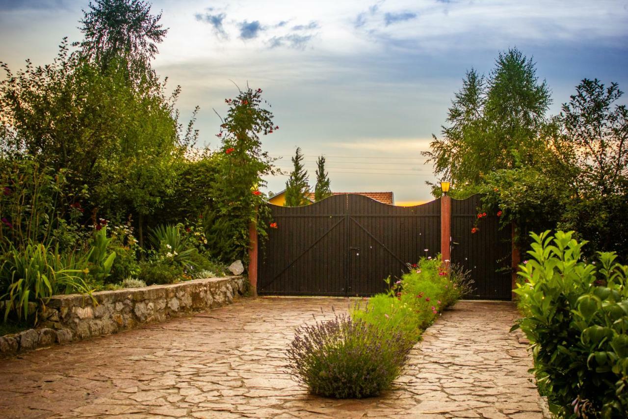 Villa Katarina With Pool Banja Luka Exterior photo