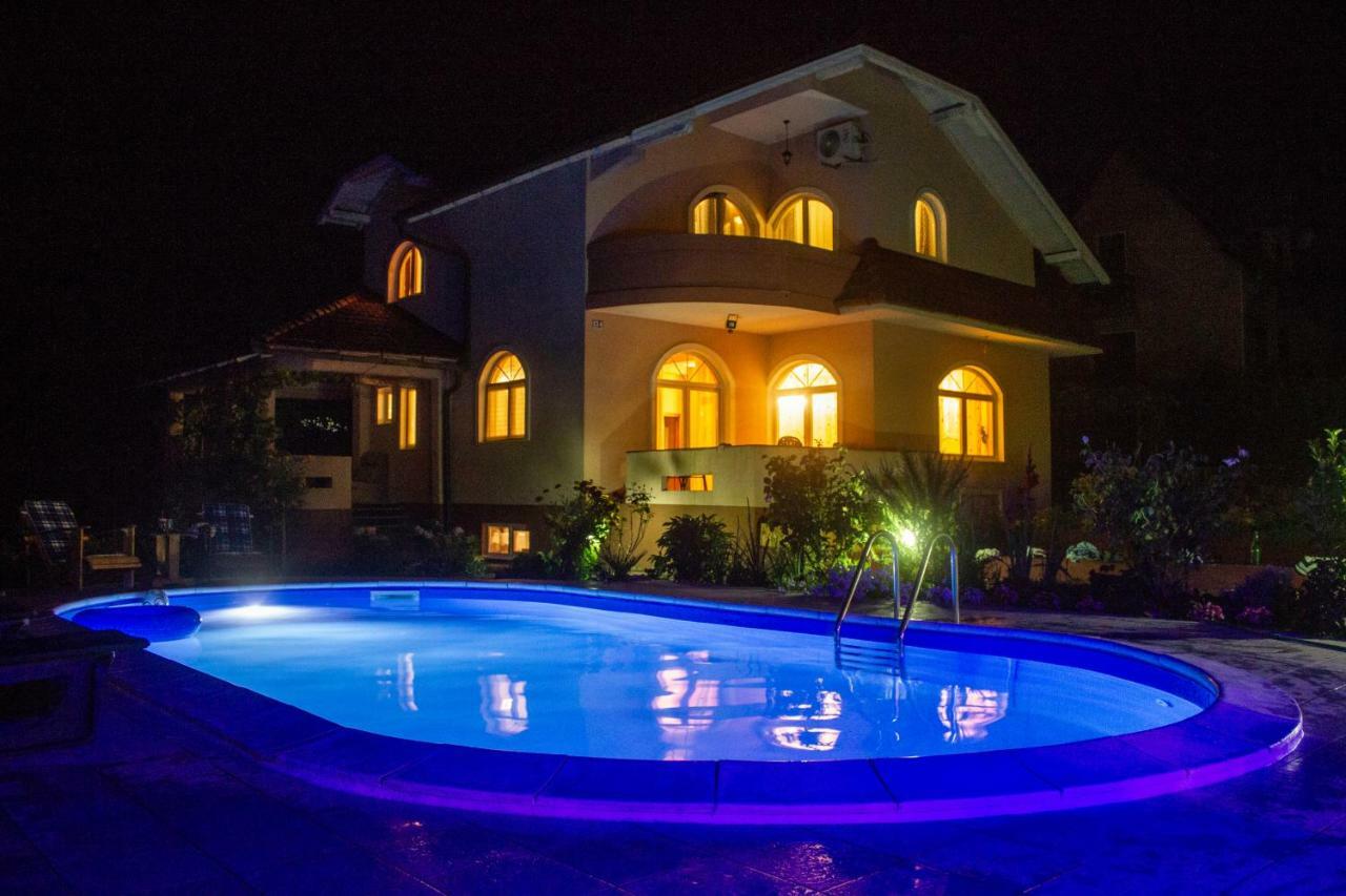 Villa Katarina With Pool Banja Luka Exterior photo